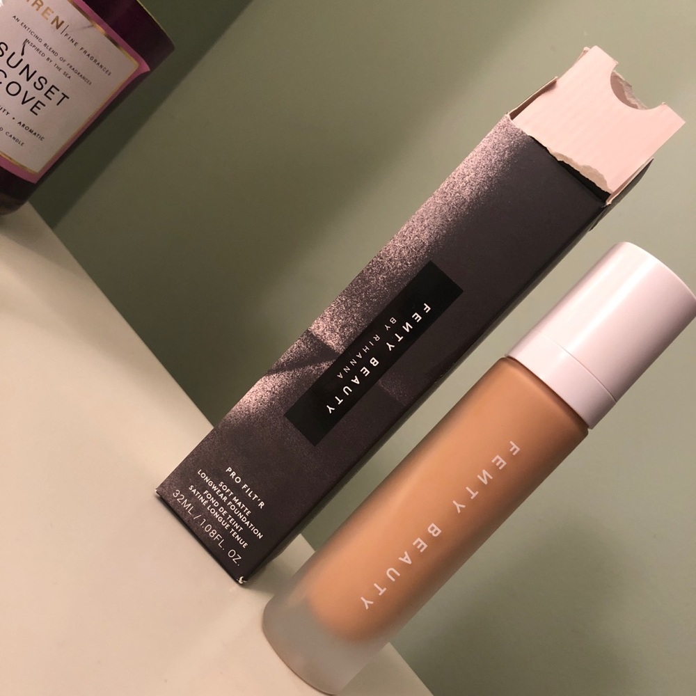 🚫SOLD ON MERCARI🚫 Fenty Beauty Foundation 310